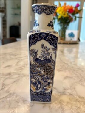 Blue and White Porcelain Royal  Peacock Jamestown China Bud  Vase